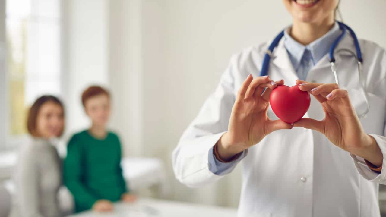 La prevención de enfermedades crónicas (diabetes, hipertensión) en población joven